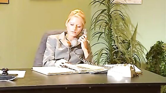 Blonde Luna office sex