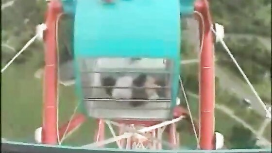 WEBCAM - japanese girl nudity masturbating in Ferris wheel