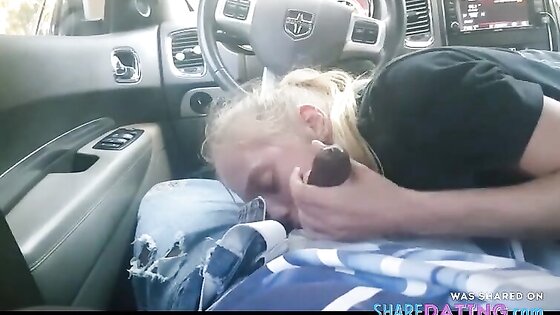 HOMEMADE AMATEUR BLOND SLUT SUCKING BBC IN CAR