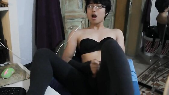 Cute Asian Twink CD Jerking