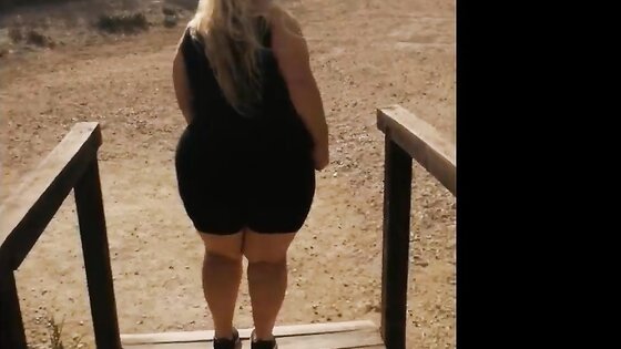 Flashing my ass in public Blond BBW MILF