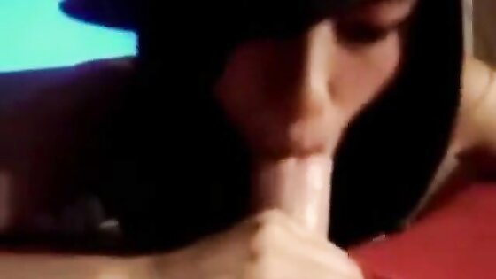 Amateur asian girlfriend loves sucking white cock
