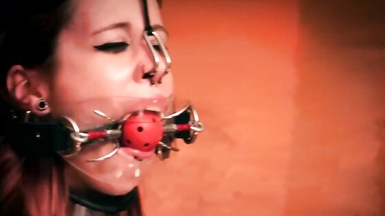 Young Sub Girl Full Metal Restraint By Mistress