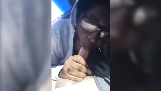 Black girl suck her white boyfriend in car