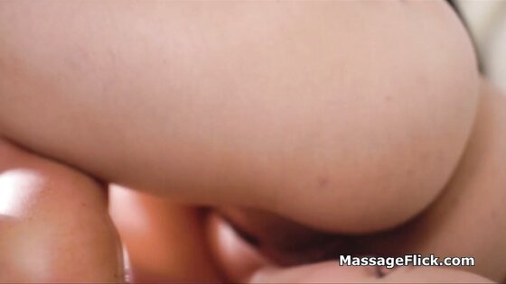 Four hands massage turns to threeway tribbing