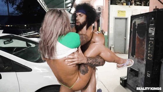 Squirt Squeegee Sex Fiend Fucks Her Mechanic