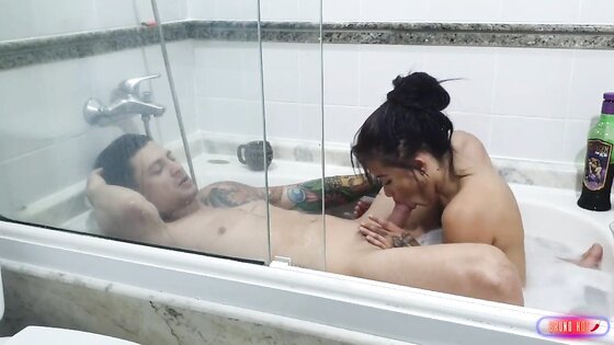 BH 017 - Eating the nymphet's pussy in the bathtub - 720p