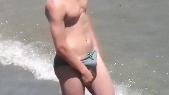 Speedo beach watch better