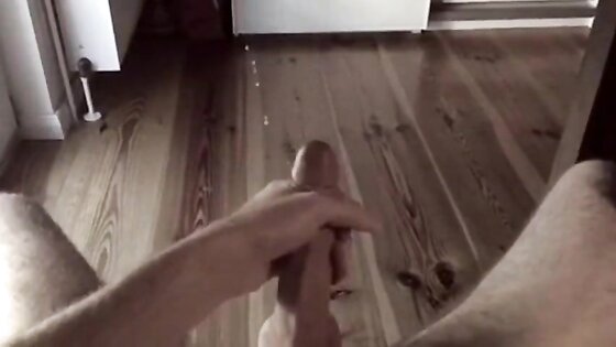 Massive Cumshot in Slow Motion