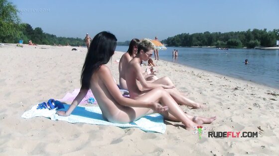 Nude beach girl secretly filmed enjoying herself on the beach