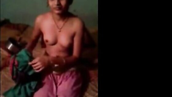 sexy northindian shows nude to bf