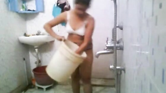 Stupid Bengla desi boy setup cam NOT elder sister's bath