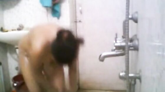 Stupid Bengla desi boy setup cam NOT elder sister's bath