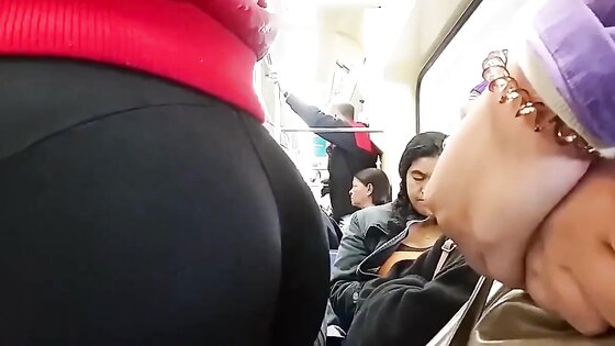 INCREDIBLE - Round Bubble Butt Teen on the Train