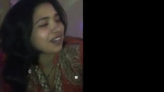 Pakistani - Indian Urdu Poetry Slut