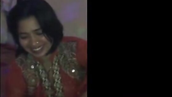 Pakistani - Indian Urdu Poetry Slut