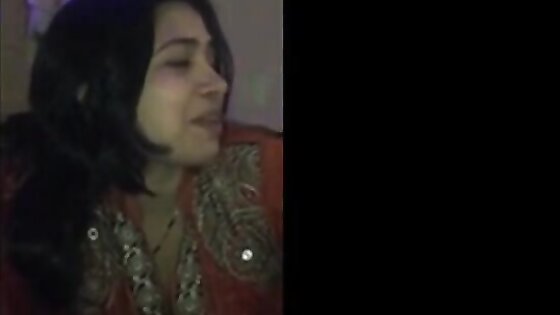 Pakistani - Indian Urdu Poetry Slut