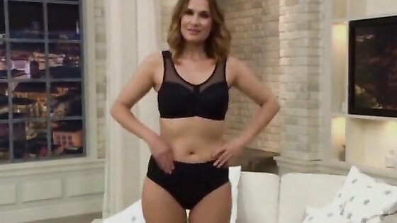 MILF in Bra & Panties - Teleshopping