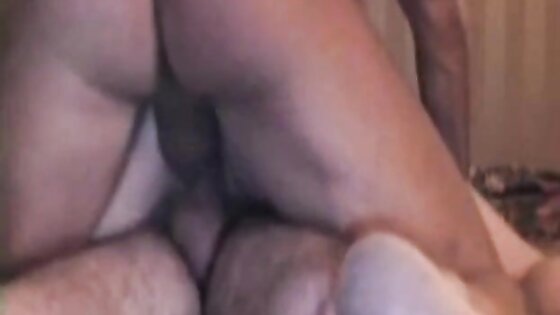 Italian cuckold video ( 2 cazzi in figa )