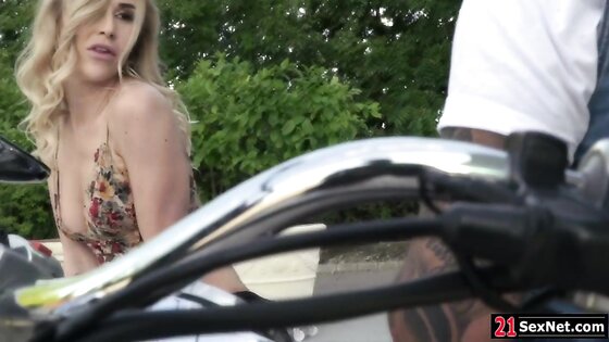 Russian girlfriend fucked on bfs bike