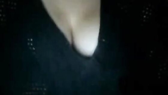 Curvy webcam girl plays