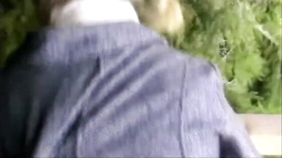 Deutsche Amateurin genießt Outdoor-Anal