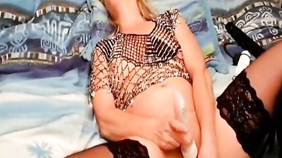 Milf Lisa's Orgasmic Cucumber Adventure