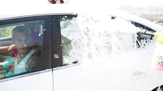 TS carwash babe Victoria Grant analed by customer