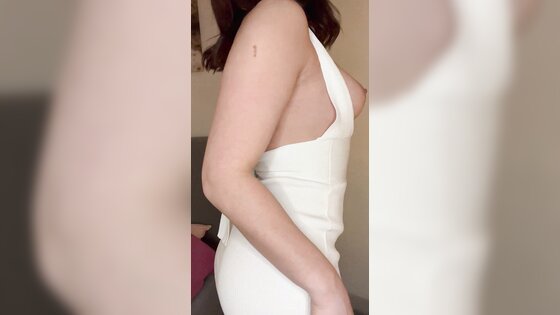 Sexy milf in dress reveals her booty