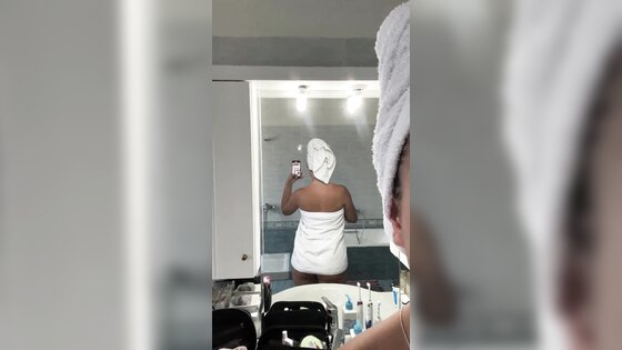 Naughty Wife Drop Her Towel To Show Her Slimwaist and Big Ass