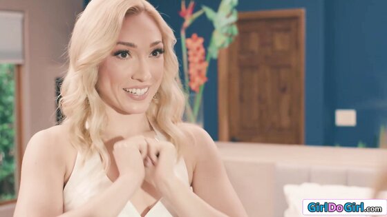 Bridesmaids lick to become maid of honor