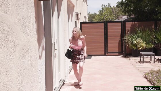 Busty latin trans Eva Maxim fucks couple