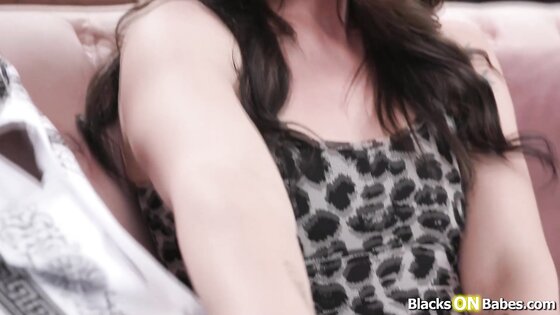 Cuck guy watching wife deepthroating bbc