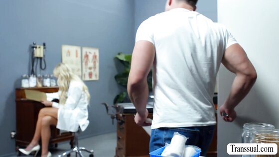 Falling in love on my patient and fucks his ass