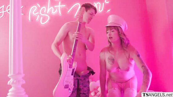 Letting my soldier hero bang my ass as gratitude 2