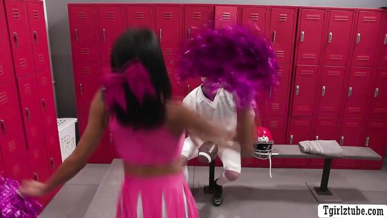 Fucking my sad crush in locker to make him happy 2