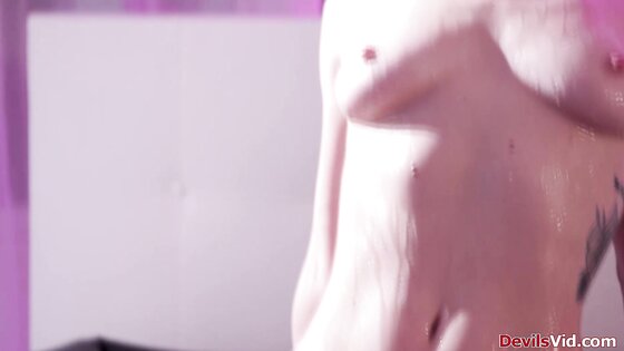 She wanna do nuru massage before we fuck