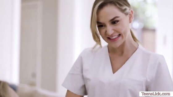 I let my masseuse eat my pussy after she massage it