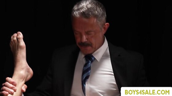 The auctioner handed me over to my new Master