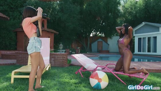 I kissed my bestie during our photoshoot