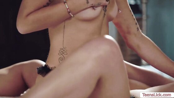 Enjoy this teen stepsisters lick each others pussy