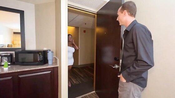 Raven Swallowz Agency Girl