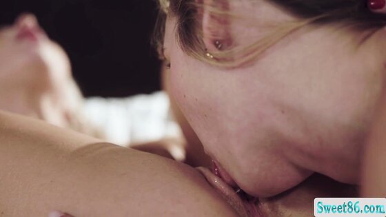 Having sex with my attractive and seductive stepsis