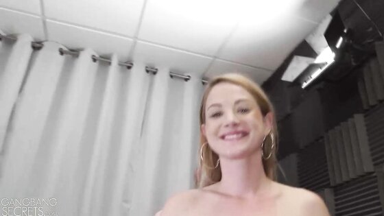 A nice creampie for lunch, Hillary?