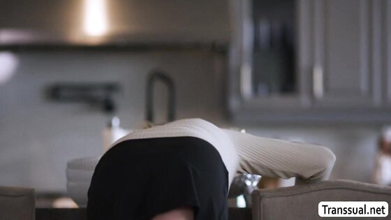 Cant help but keep looking in the ass of TS friend