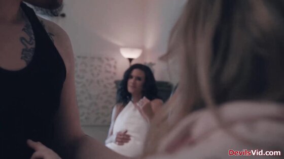 Done with stepmom,its your turn now babe