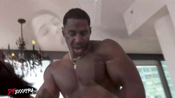 Auuu Jax! That hurts! It's too big!