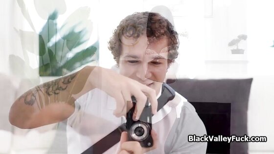 Ebony Influencer Nicole Blows Photographer to Save Her Reputation