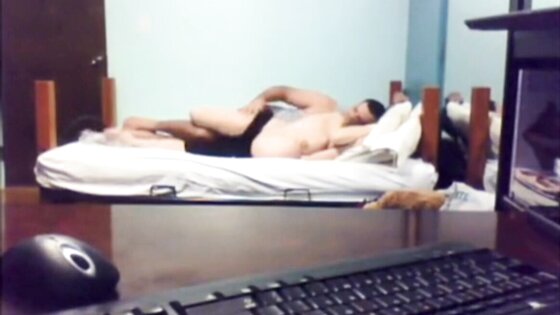Pregnant Aunt gets laid in spare room