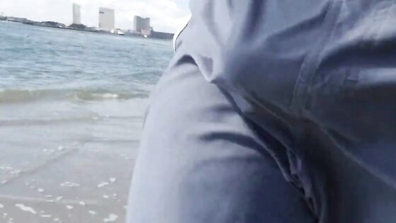 Jerking off on public beach-Big Cum Shot-Hairy Bear